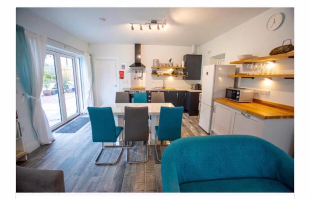 Josies Place At Waters Edge Self Catering Apartment Glenarm Exterior photo