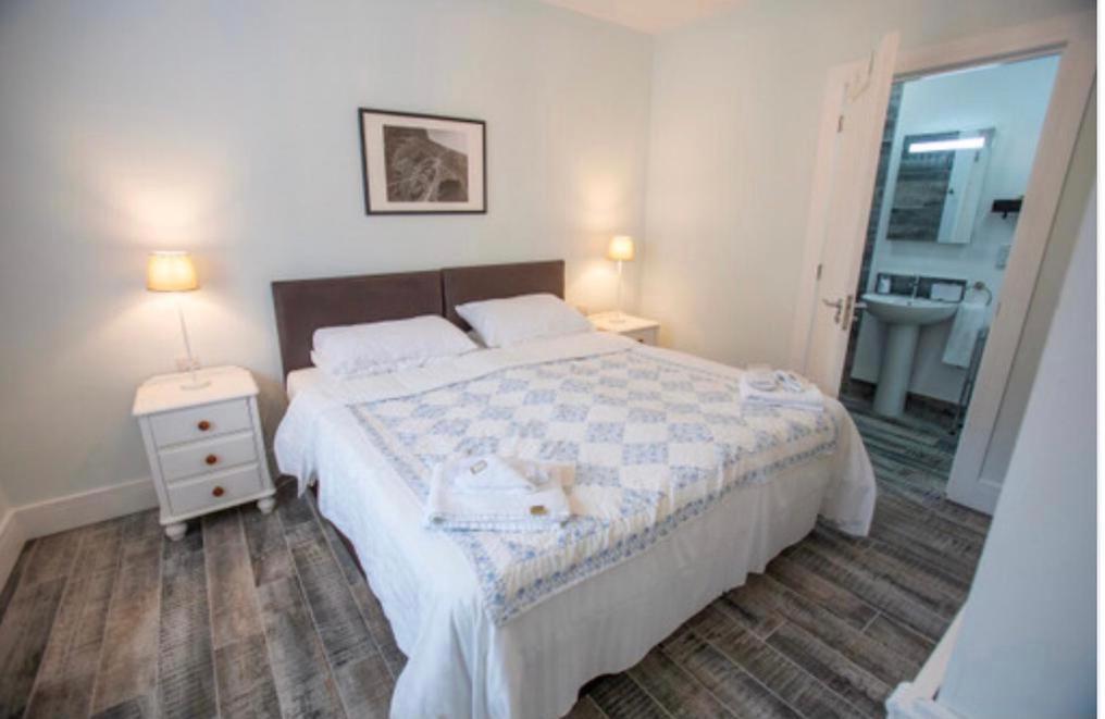 Josies Place At Waters Edge Self Catering Apartment Glenarm Exterior photo